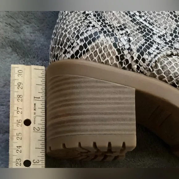 Faux Snakeskin Lace Up Combat Like Boots New in Box by Sonoma Goods for Life - Picture 12 of 12